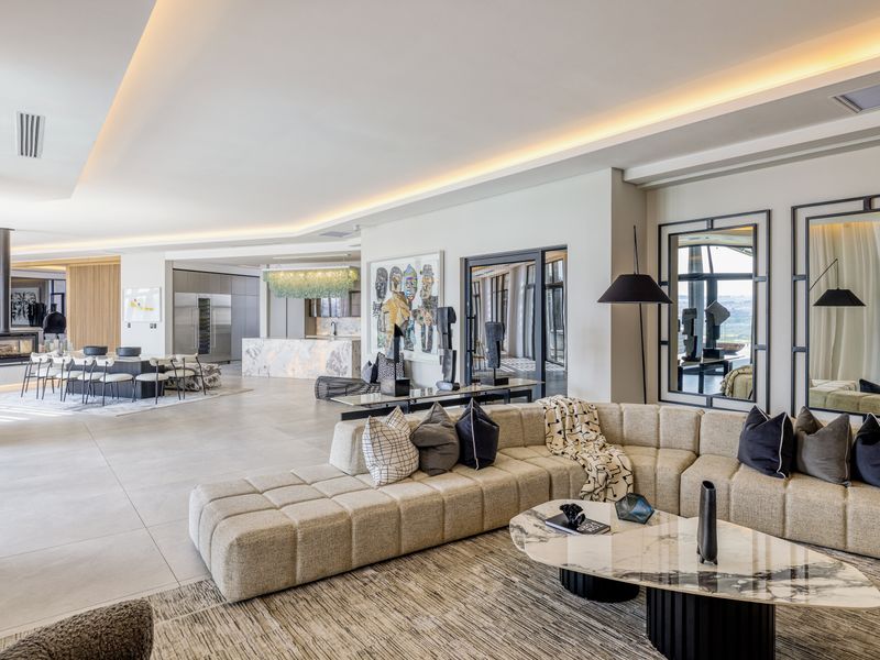 Brand Spanking New Fully Furnished 6-Bedroom, 6-Bathroom Signature Penthouse - Photo 4