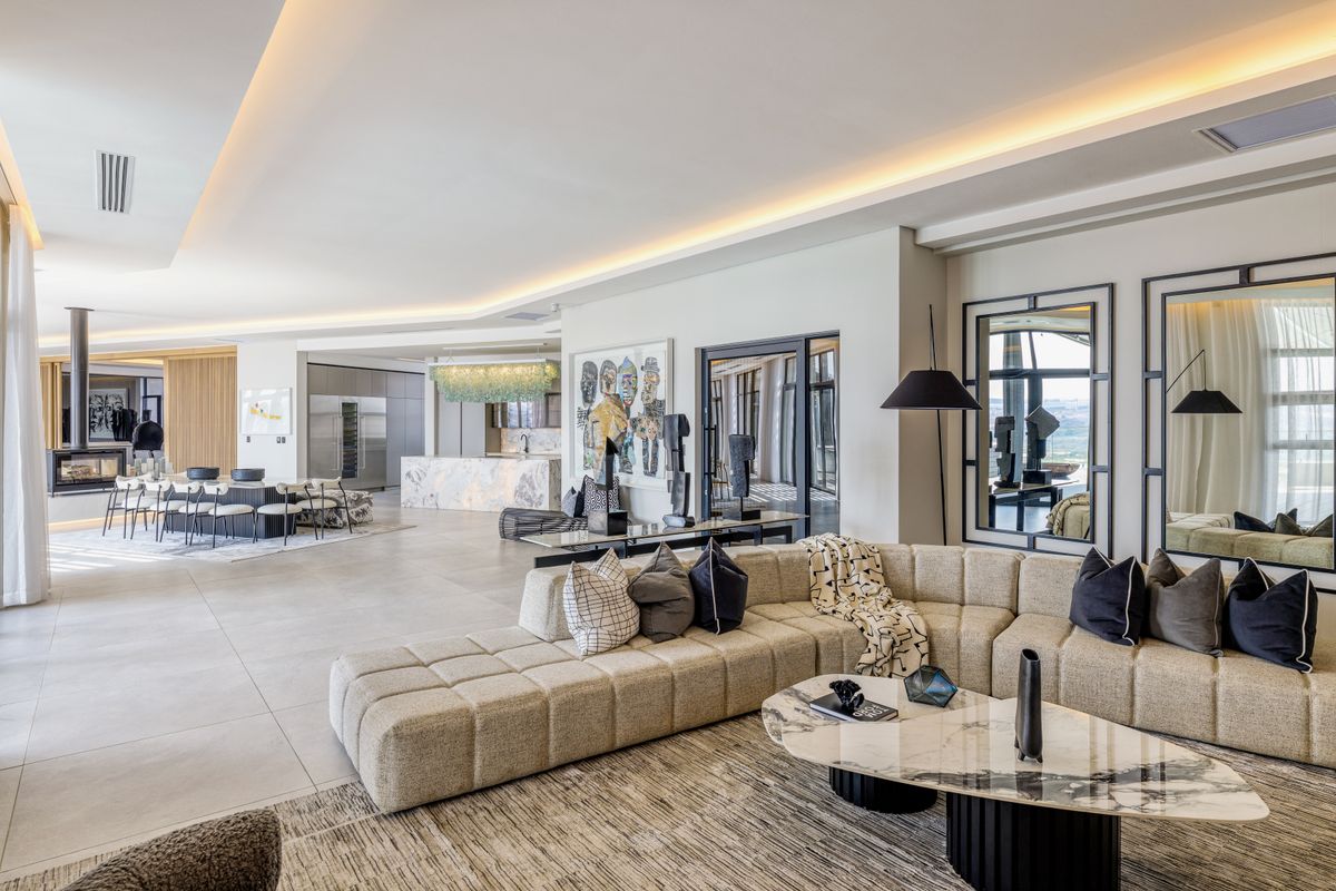 Brand Spanking New Fully Furnished 6-Bedroom, 6-Bathroom Signature Penthouse - Photo 4