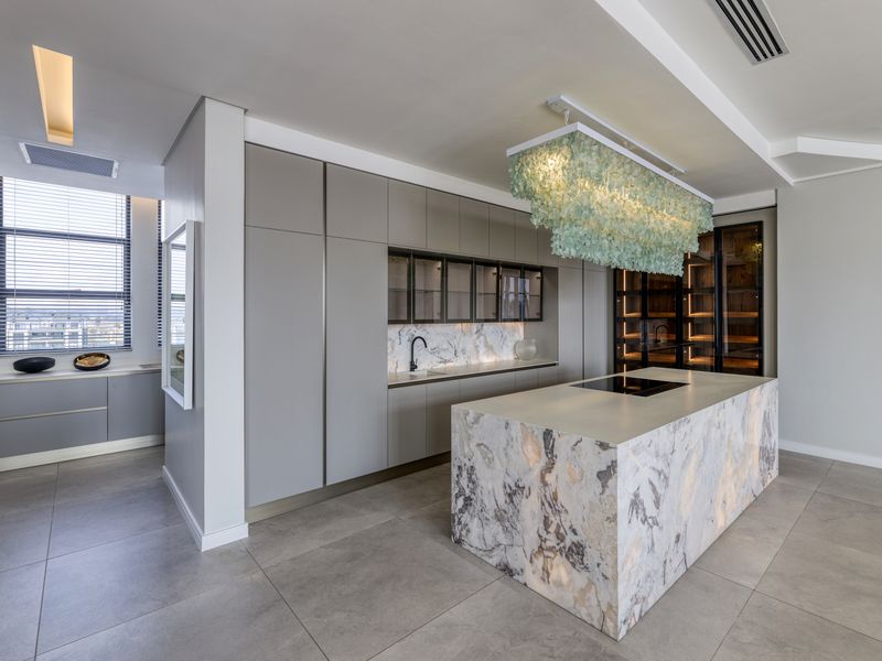 Brand Spanking New Fully Furnished 6-Bedroom, 6-Bathroom Signature Penthouse - Photo 8