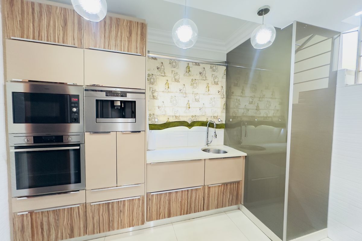 Elegant Lifestyle Property with Modern Comforts and Entertaining Spaces - Photo 5