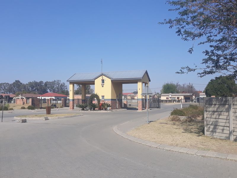 Sectional title Flat For Sale - Photo 3