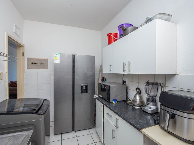 1.5 Bedroom Flat North Beach - Photo 10