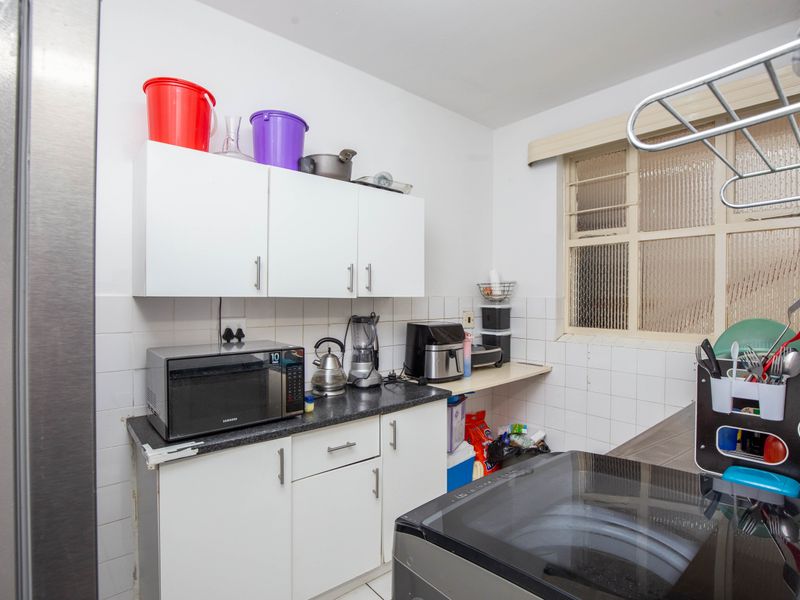 1.5 Bedroom Flat North Beach - Photo 9