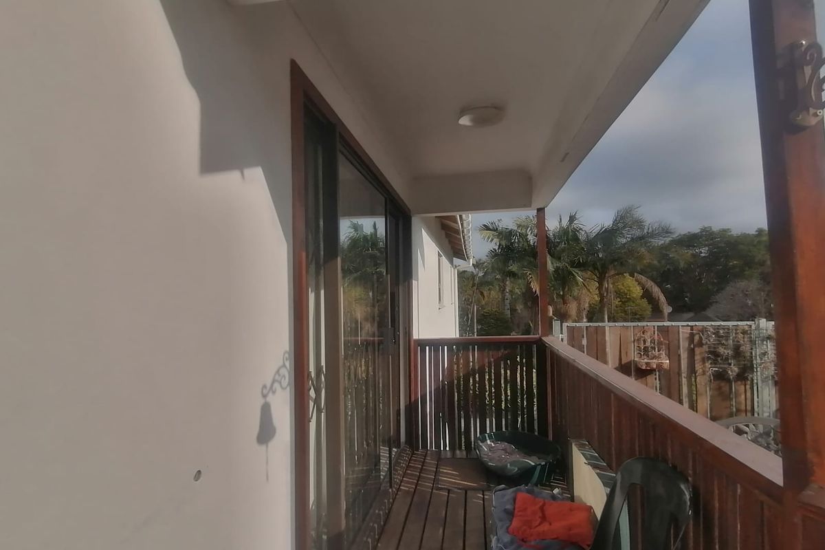 Beautiful Garden Cottage in Good Location - Photo 2