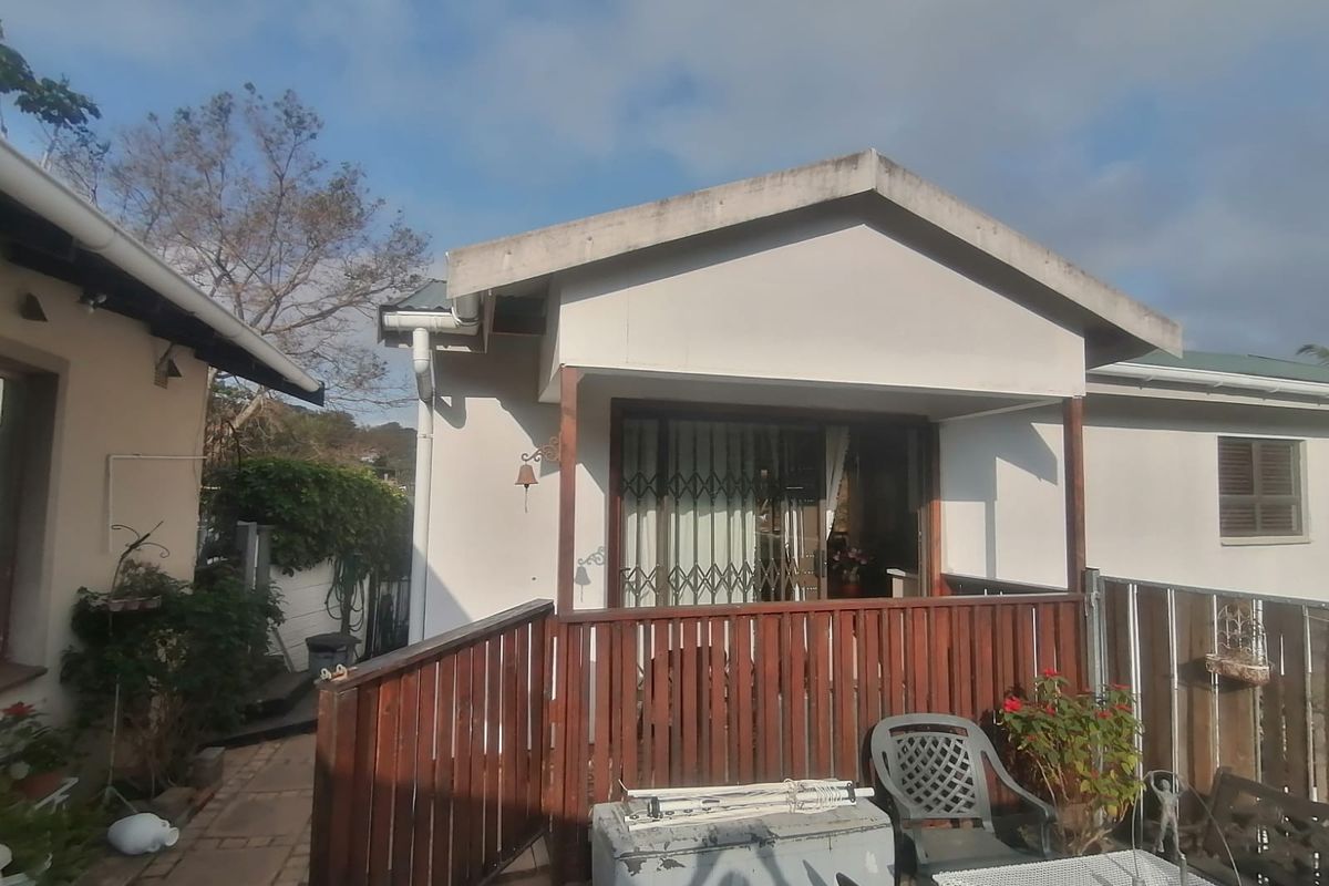 Beautiful Garden Cottage in Good Location - Photo 3