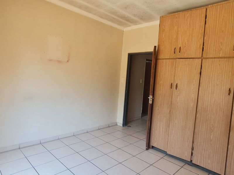 Dual-Living Investment Opportunity! FOR SALE - Photo 10