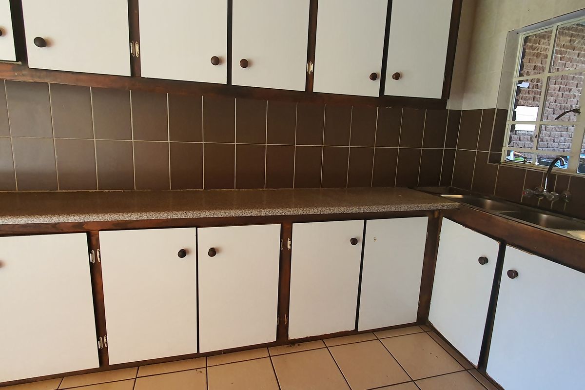 Dual-Living Investment Opportunity! FOR SALE - Photo 4