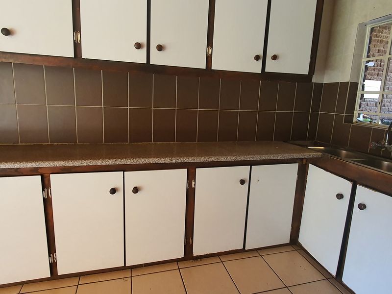 Dual-Living Investment Opportunity! FOR SALE - Photo 4