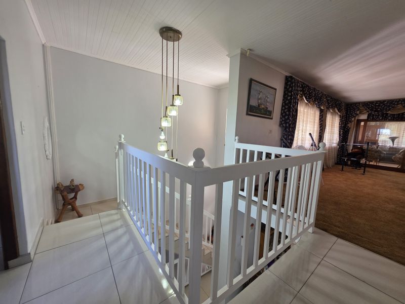 Spacious 7-Bedroom Home with BnB Potential! - Photo 10