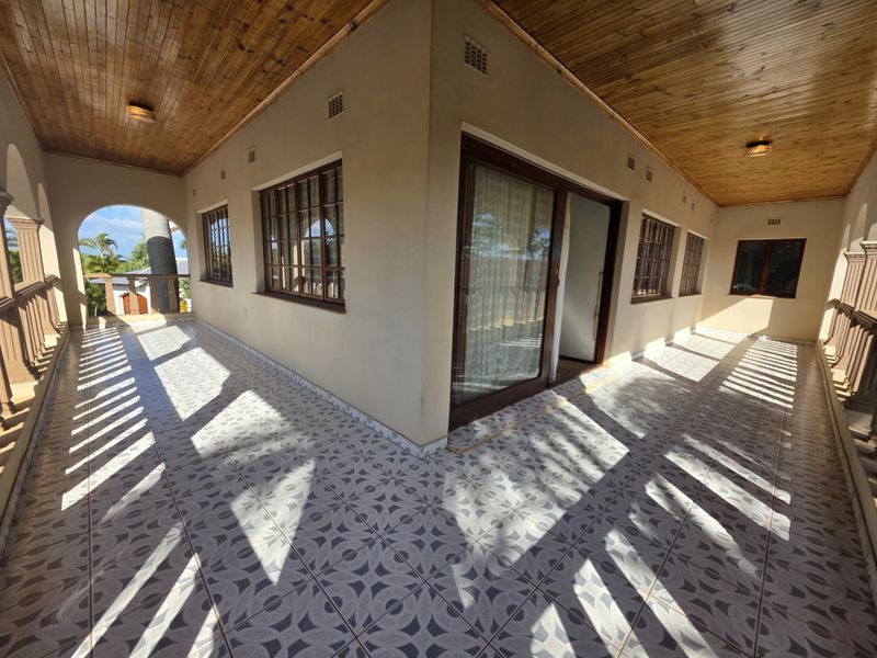 Spacious 7-Bedroom Home with BnB Potential! - Photo 9