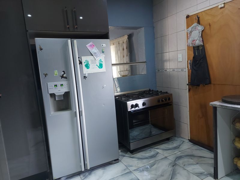 SECURE COMPLEX LIVING AT EAST END - Photo 10