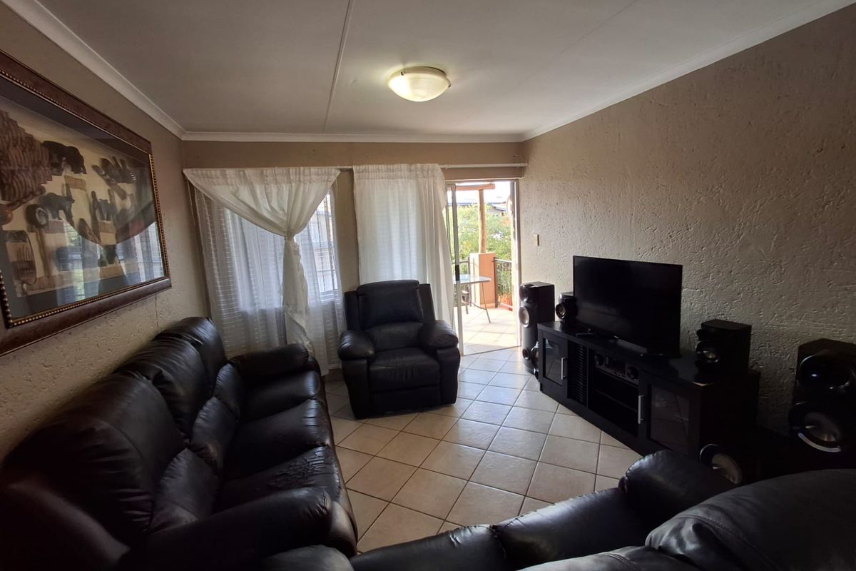 Apartment in Secure Complex - Photo 3