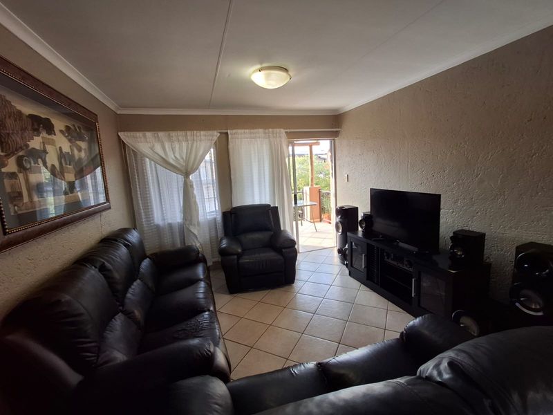 Apartment in Secure Complex - Photo 3