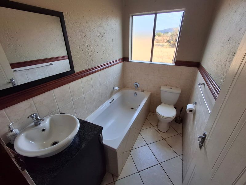 Apartment in Secure Complex - Photo 10