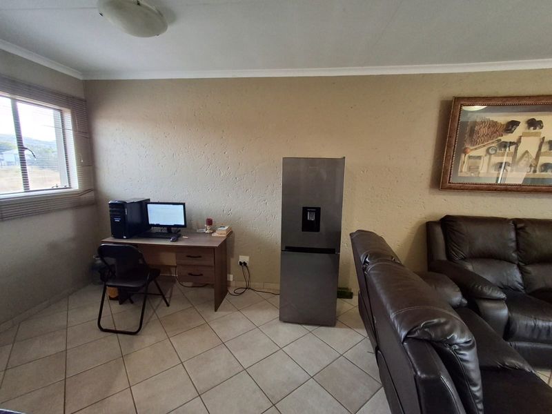 Apartment in Secure Complex - Photo 5