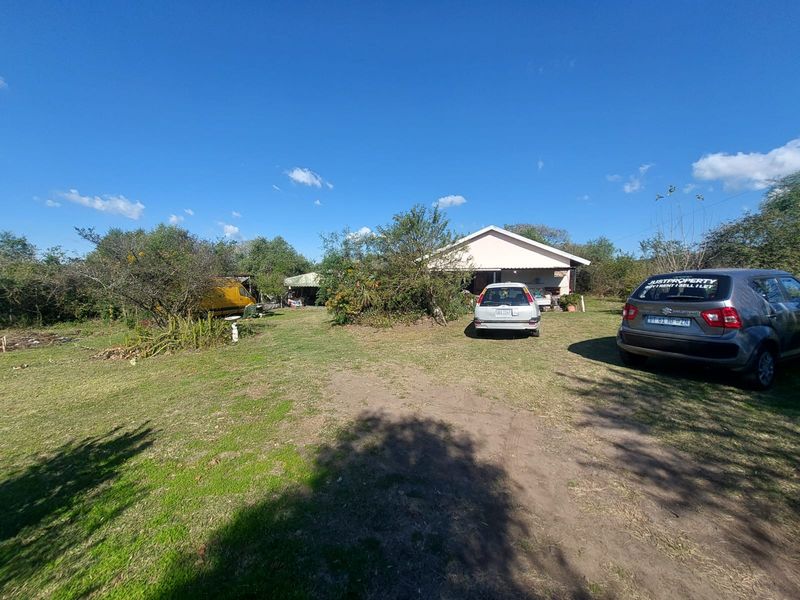 Prime Sub-dividable Land with Cottage – 10,019sqm - Photo 2