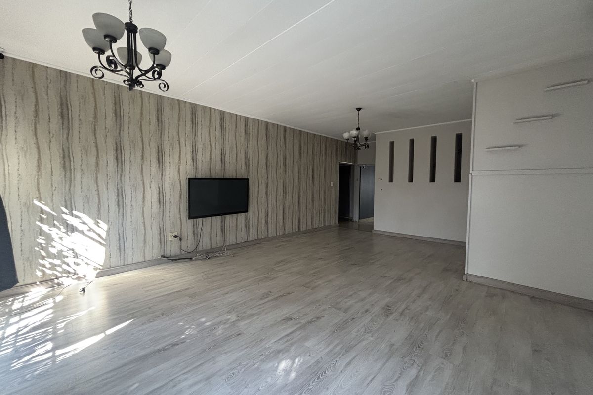 Modern Family Home - Perfect Location - Photo 5