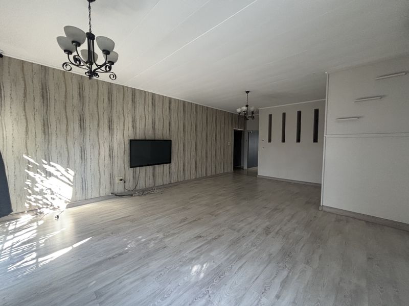 Modern Family Home - Perfect Location - Photo 5
