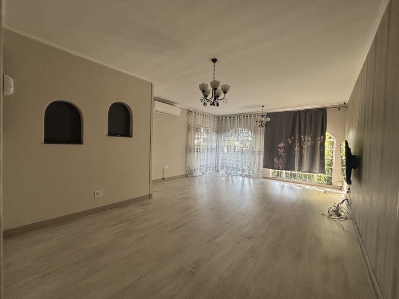 Modern Family Home - Perfect Location - Photo 6