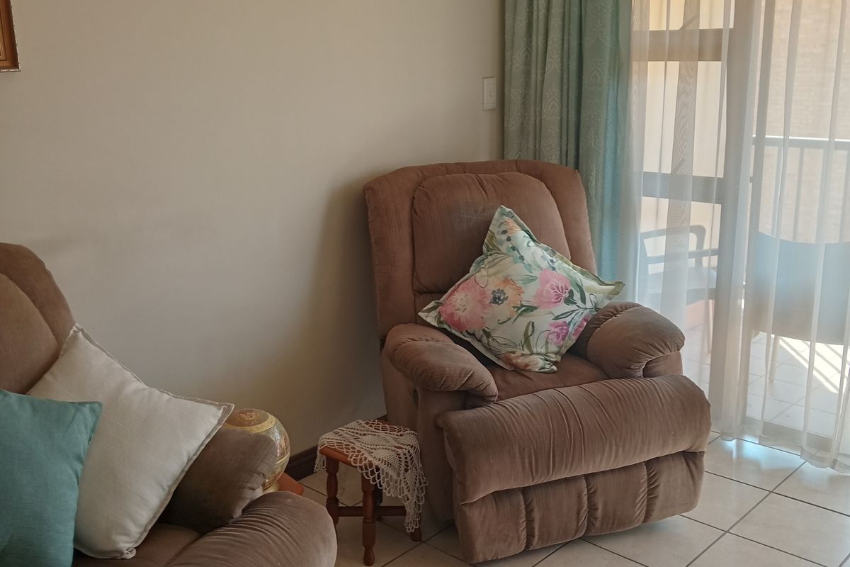 Quiet apartment in Lifestyle Retirement complex. - Photo 4