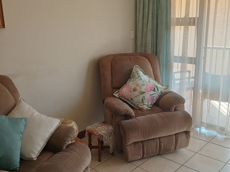 Quiet apartment in Lifestyle Retirement complex. - Photo 4