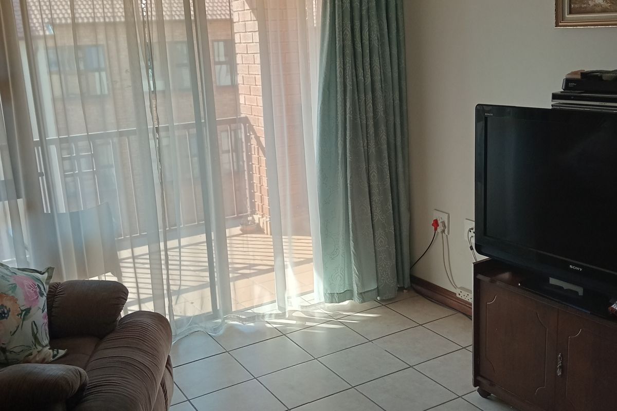 Quiet apartment in Lifestyle Retirement complex. - Photo 3