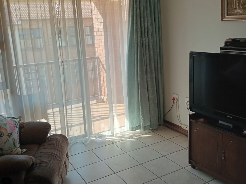 Quiet apartment in Lifestyle Retirement complex. - Photo 3