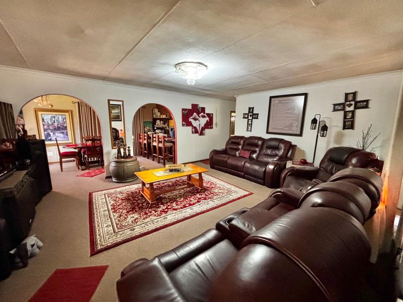 Feature-Rich Family Home with Flats & Energy-Saving Extras - Photo 3