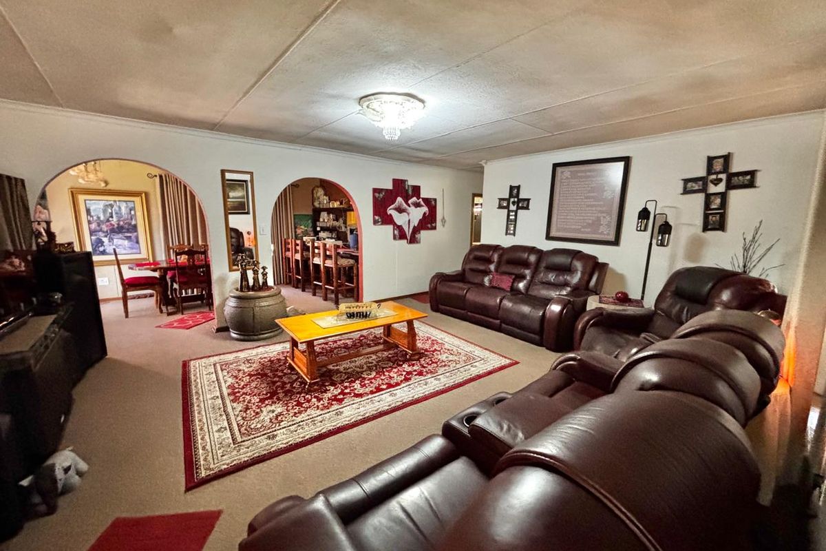 Feature-Rich Family Home with Flats & Energy-Saving Extras - Photo 3