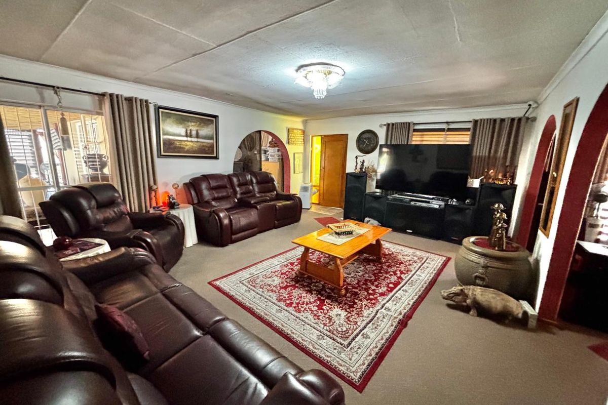 Feature-Rich Family Home with Flats & Energy-Saving Extras - Photo 4