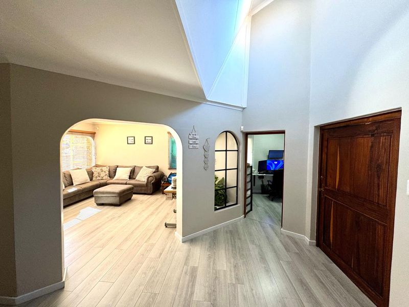 Four bedroom home for sale in a prime location!  Ideal family home - Photo 4