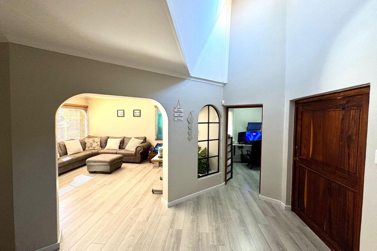 Four bedroom home for sale in a prime location!  Ideal family home - Photo 4