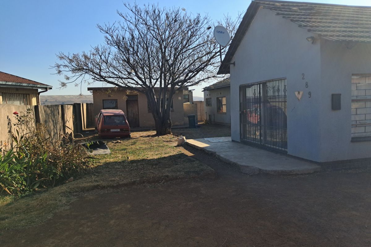 5 bedrooms house, master bedroom with ensuite,home office and home study , 2xbedroom outside flatlet - Photo 3