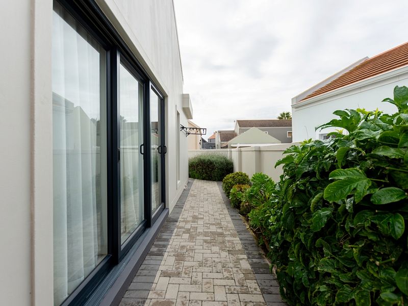 Modern Home in Admiral Island, Port Owen – A Rare Find - Photo 10