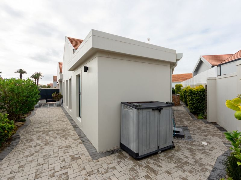 Modern Home in Admiral Island, Port Owen – A Rare Find - Photo 9