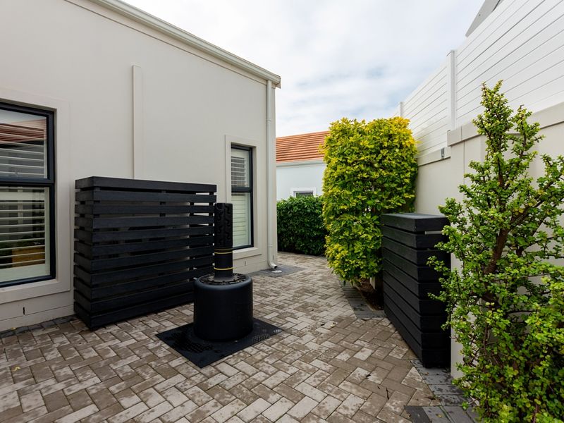 Modern Home in Admiral Island, Port Owen – A Rare Find - Photo 8