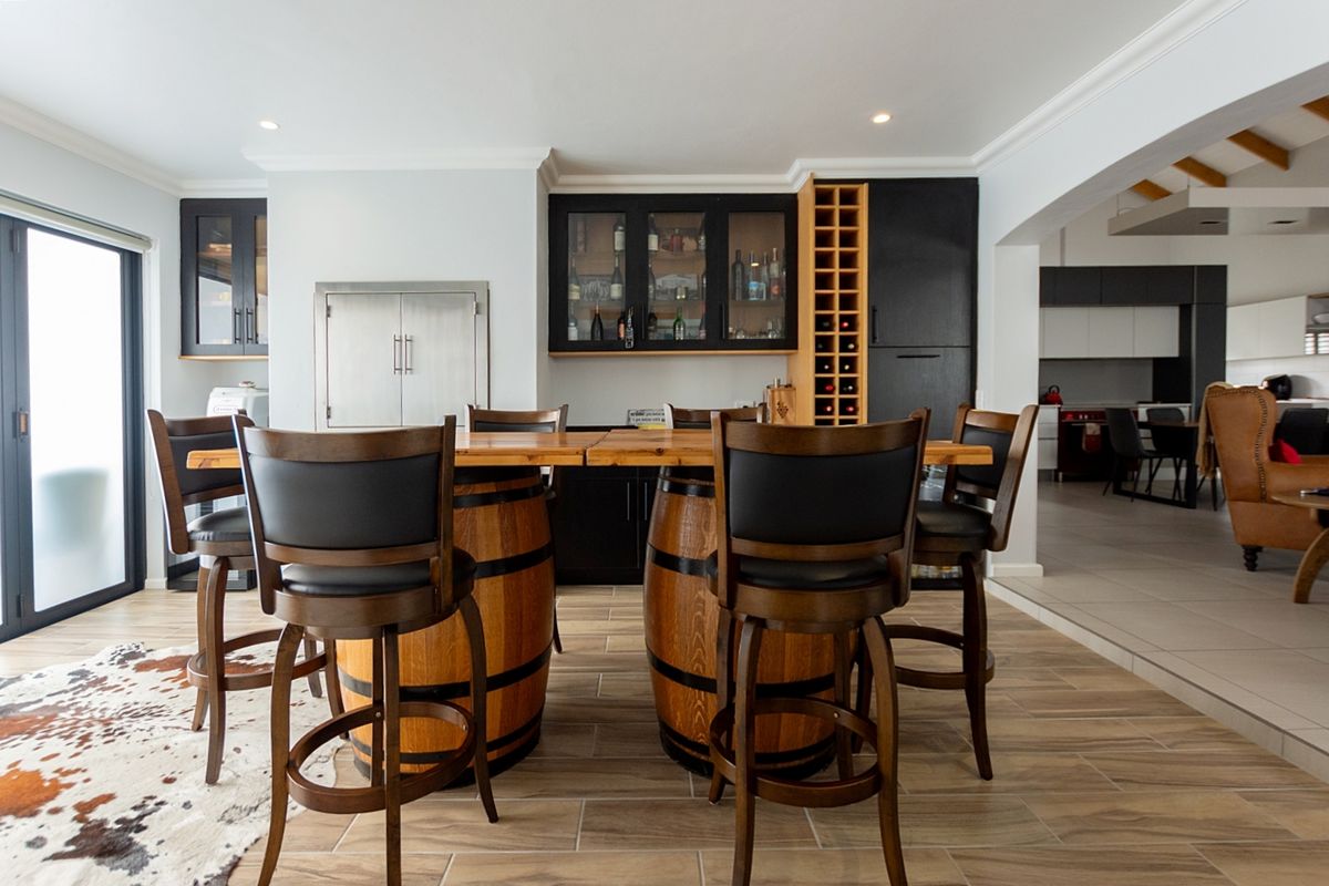 Modern Home in Admiral Island, Port Owen – A Rare Find - Photo 4