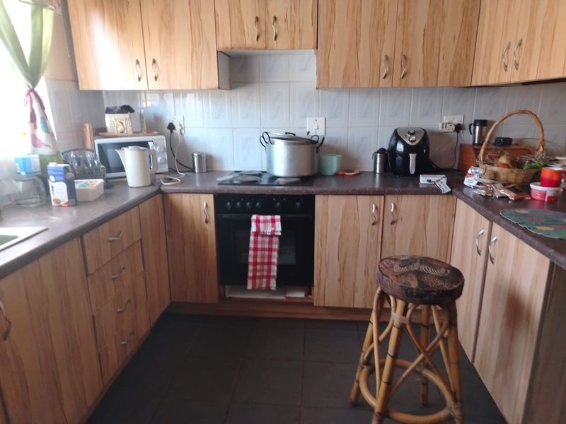 House for sale in Swartruggens—perfect for families seeking comfort and style! - Photo 4