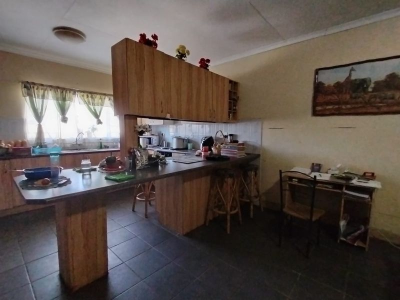 House for sale in Swartruggens—perfect for families seeking comfort and style! - Photo 5