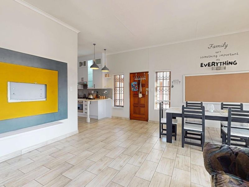 Super Modern Haven - Photo 4