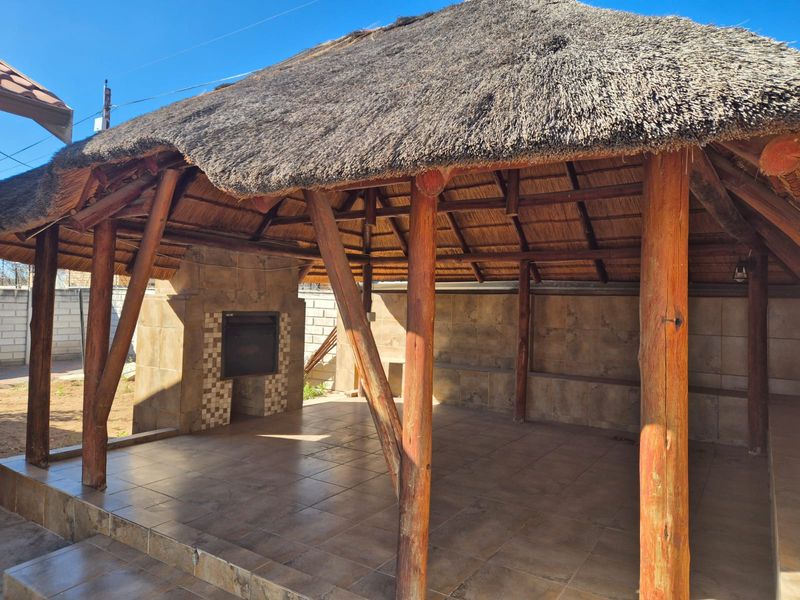 WHERE COMFORT MEETS CONVENIENCE—WELCOME HOME! - Photo 2