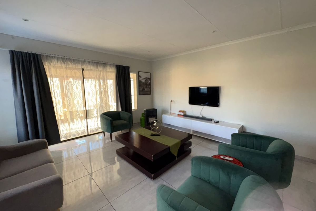 Modern Family Home! - Photo 2