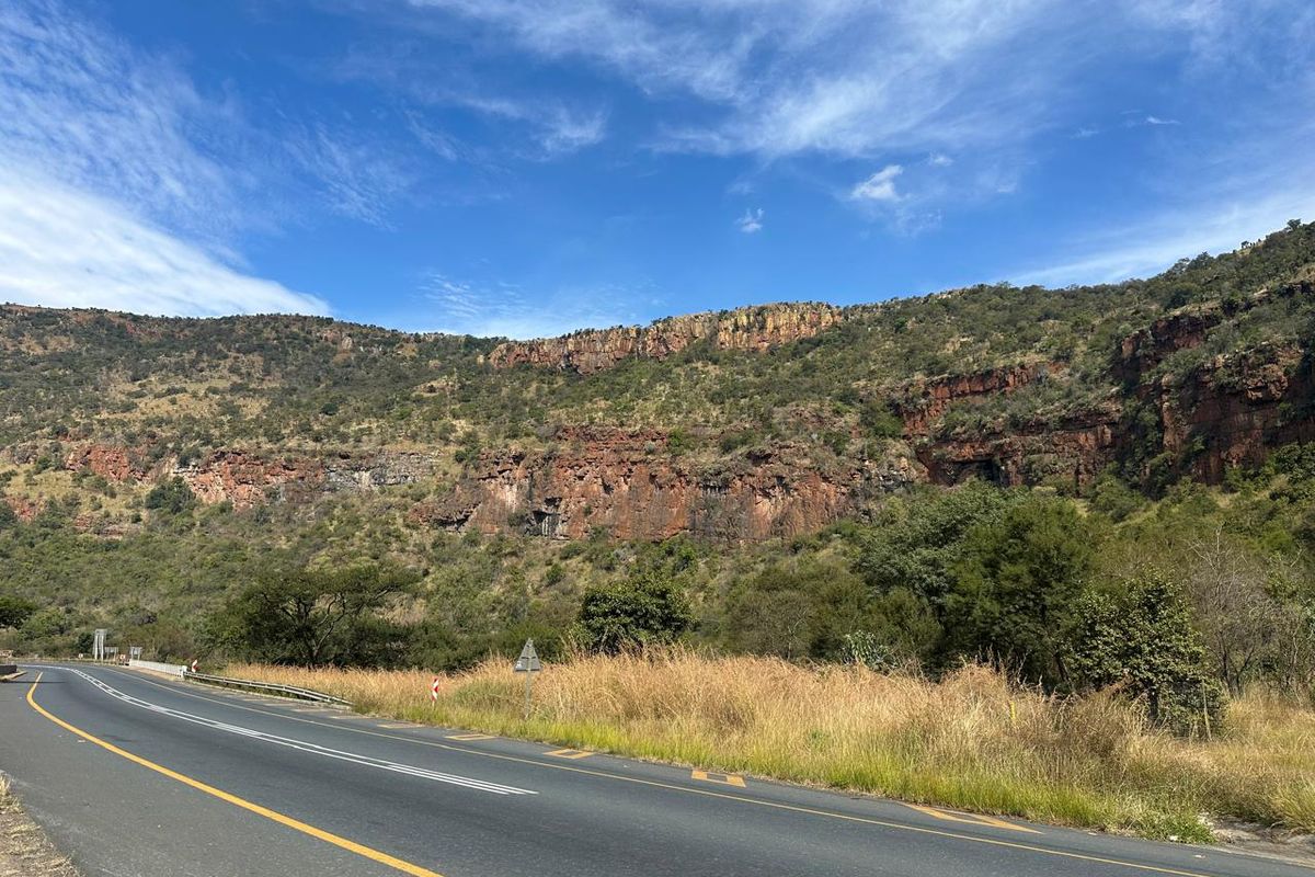 28 Ha valuable mountain land next to N4 Waterval Onder - Photo 5
