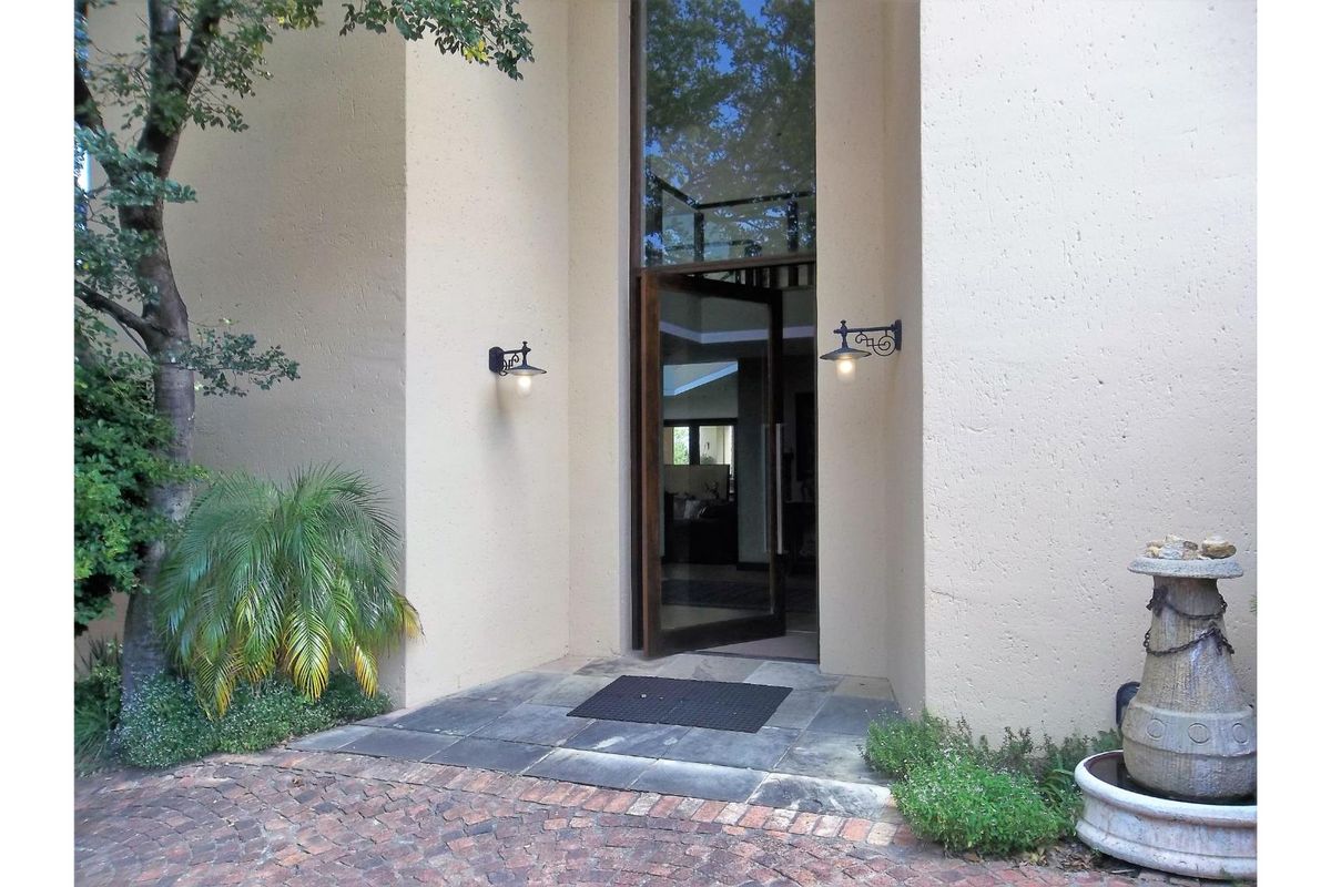 You asked for it - we found it! - the perfect family home in the lap of the luxurious Saddlebrook - Photo 3