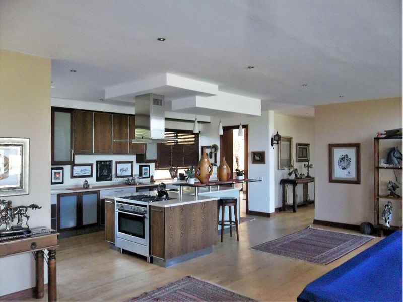 You asked for it - we found it! - the perfect family home in the lap of the luxurious Saddlebrook - Photo 5