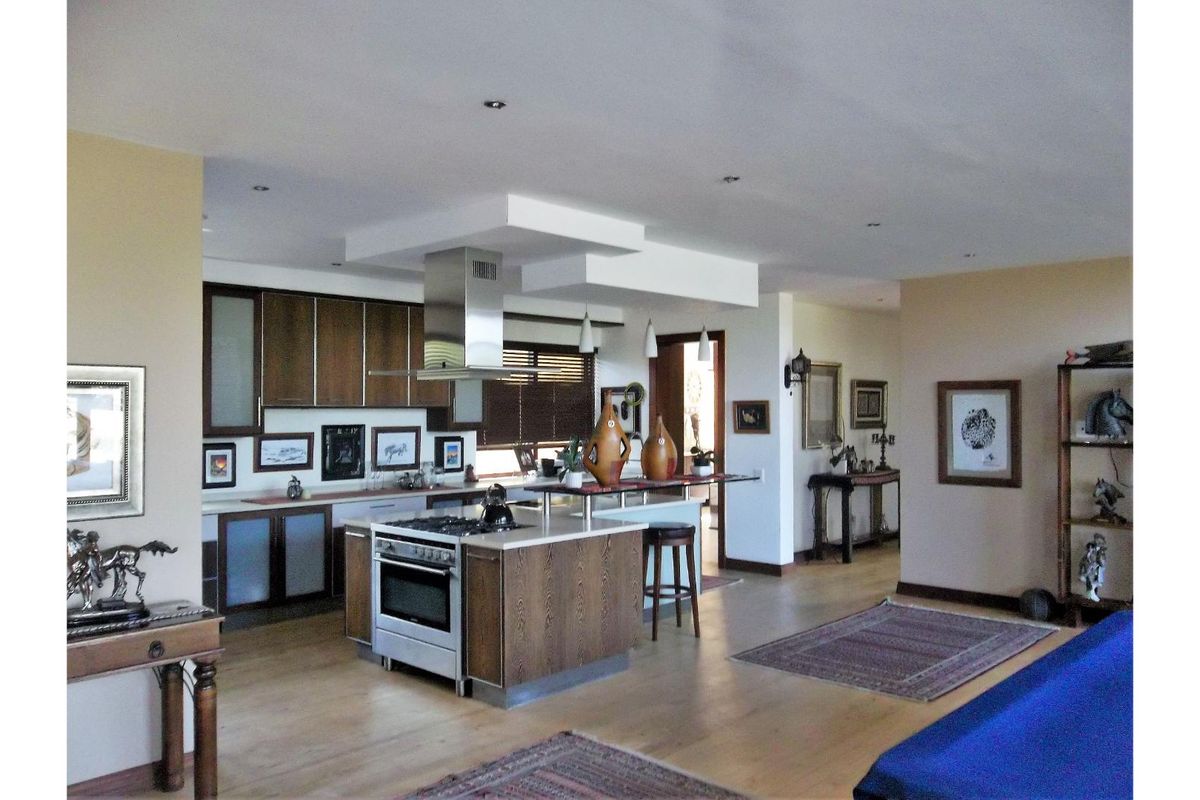 You asked for it - we found it! - the perfect family home in the lap of the luxurious Saddlebrook - Photo 5