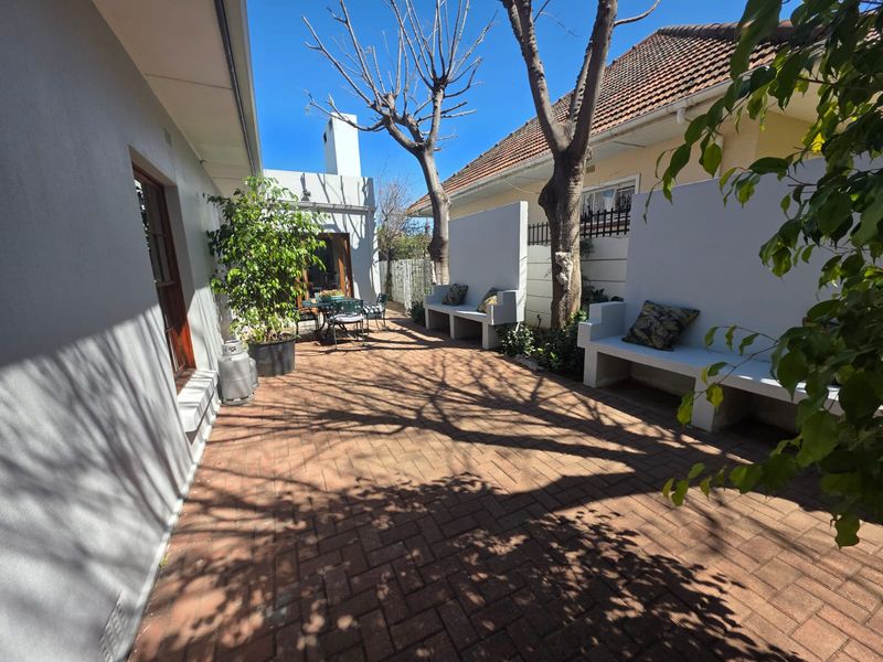 Family-Friendly Home with Pool and Spacious Entertainment Areas - Photo 10