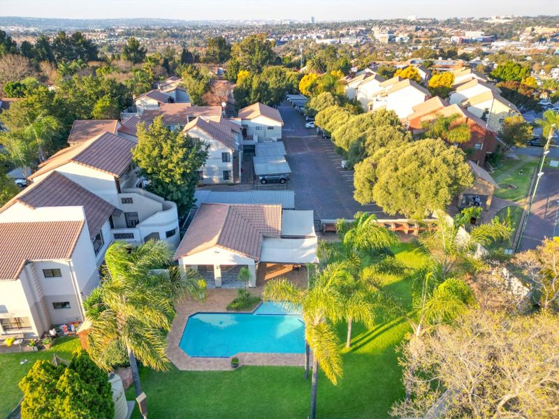 One Bedroom Apartment in Secure Complex - Photo 9