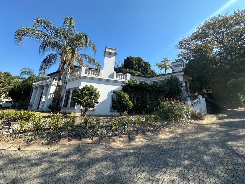 4 Bedroom Luxury Home in Matumi Golf Estate - Photo 3