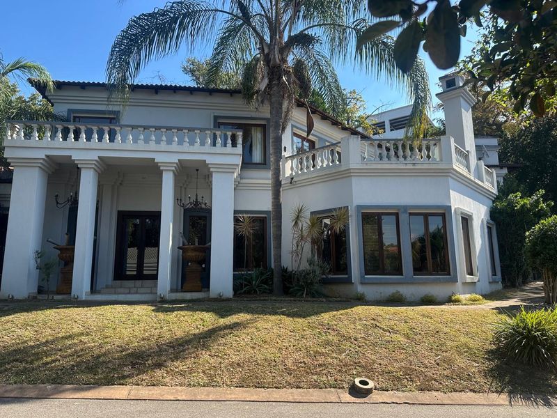 4 Bedroom Luxury Home in Matumi Golf Estate - Photo 1